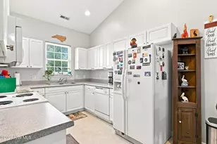 615 St Vincent Dr, Wilmington, NC 28412 - Photo 21