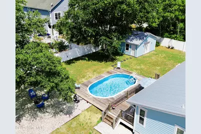 217 NE 38th Street, Oak Island, NC 28465 - Photo 5