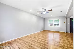 208 Greenbriar Dr, Jacksonville, NC 28546 - Photo 9