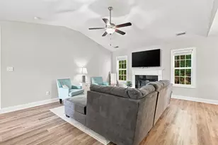 419 Patriots Point Ln, Swansboro, NC 28584 - Photo 7