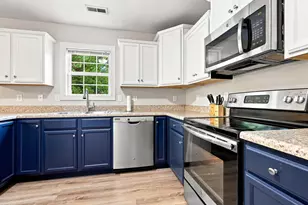 419 Patriots Point Ln, Swansboro, NC 28584 - Photo 17