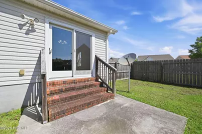 330 Providence Drive, Jacksonville, NC 28546 - Photo 7