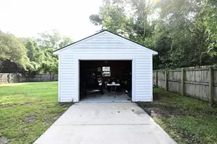 704 Henderson Dr, Jacksonville, NC 28540 - Photo 25