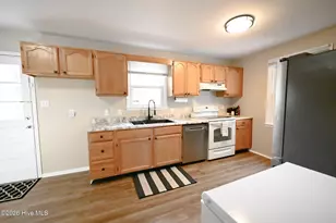704 Henderson Dr, Jacksonville, NC 28540 - Photo 13