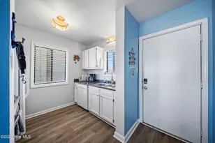 302 Canal Dr, Carolina Beach, NC 28428 - Photo 3