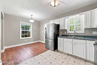 32 E Bayshore Boulevard, Jacksonville, NC 28540 - Photo 11