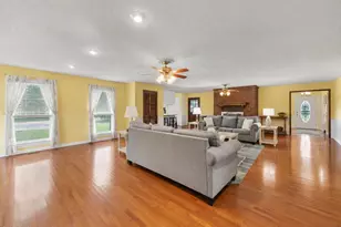 111 Maple St, Teachey, NC 28464 - Photo 13