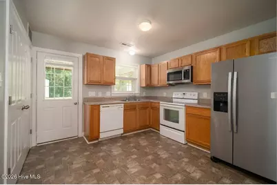 700 Streamwood Drive, Jacksonville, NC 28546 - Photo 9