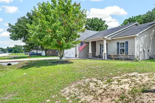 413 Peppermint Dr, Hubert, NC 28539 - Photo 3