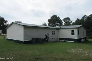913 Isaac Rd, Clinton, NC 28328 - Photo 5