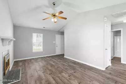988 W Pueblo Drive, Jacksonville, NC 28546 - Photo 3