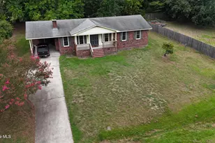 2010 Westwood Dr, Kinston, NC 28504 - Photo 3