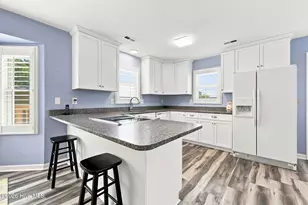 102 Periwinkle Dr, Emerald Isle, NC 28594 - Photo 5