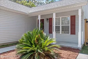 123 NE 18th St, Oak Island, NC 28465 - Photo 3