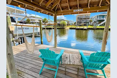 922 Broadway Street, Surf City, NC 28445 - Photo 5