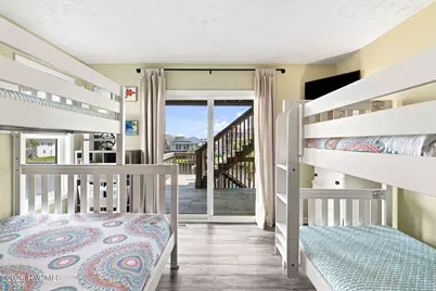 922 Broadway Street, Surf City, NC 28445 - Photo 37