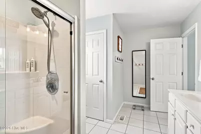 922 Broadway Street, Surf City, NC 28445 - Photo 33