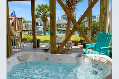 922 Broadway Street, Surf City, NC 28445 - Photo 7