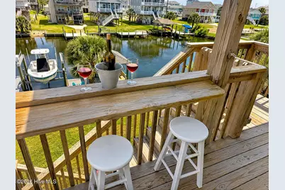 922 Broadway Street, Surf City, NC 28445 - Photo 9