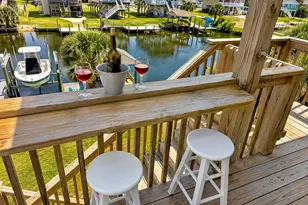 922 Broadway St, Surf City, NC 28445 - Photo 9