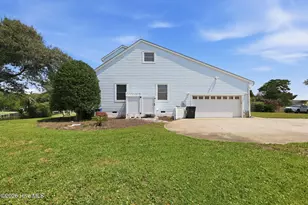 109 Oakleaf Dr, Pine Knoll Shores, NC 28512 - Photo 49