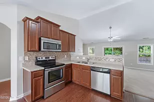 205 Mariposa Ct, Jacksonville, NC 28546 - Photo 3