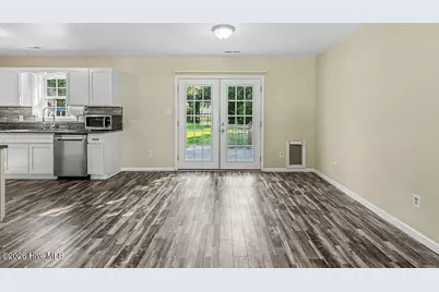 210 Choke Cherry S, Richlands, NC 28574 - Photo 13