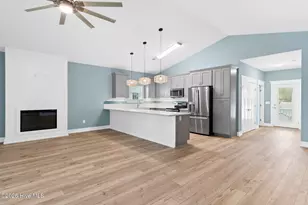 108 NE 41st St, Oak Island, NC 28465 - Photo 5