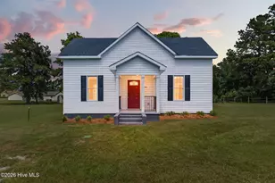 305 E Harnett St, Benson, NC 27504 - Photo 1