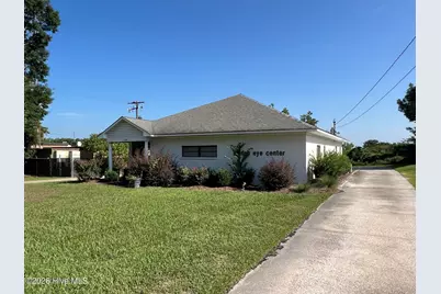 409 E Broad Street, Elizabethtown, NC 28337 - Photo 1