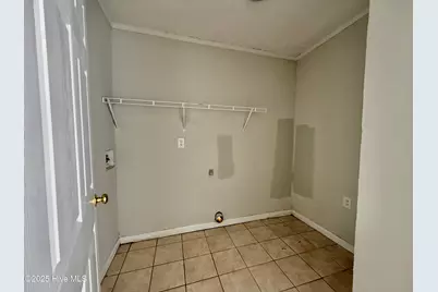 605 Entwistle Street, Hamlet, NC 28345 - Photo 11