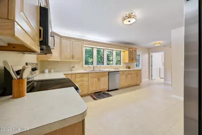 47 Birdie Drive, Whispering Pines, NC 28327 - Photo 11
