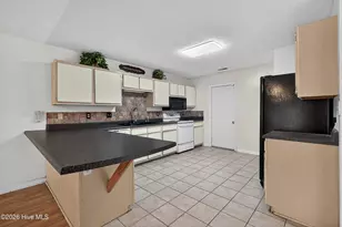 126 Charlton Rd, Hubert, NC 28539 - Photo 5