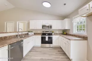 212 Sweet Gum Ln, Richlands, NC 28574 - Photo 17