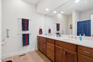 2207 Hidden Harbor Dr, New Bern, NC 28562 - Photo 25