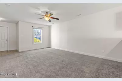 125 W Murrow Lane, Jacksonville, NC 28546 - Photo 5