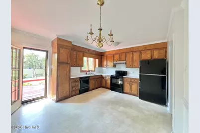 2203 Acorn Circle, Kinston, NC 28504 - Photo 7