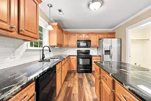 205 S Pointe Dr, Winterville, NC 28590 - Photo 11