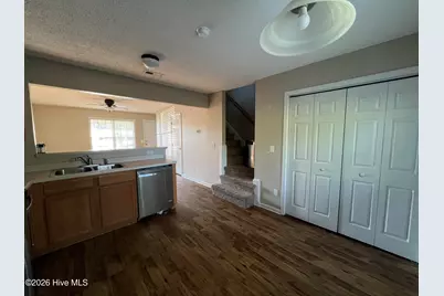 216 Palace Circle, Jacksonville, NC 28546 - Photo 7