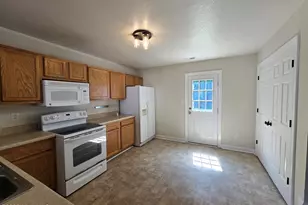 204 Streamwood Dr, Jacksonville, NC 28546 - Photo 9