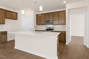 421 Thistle Meadow Ln, Aberdeen, NC 28315 - Photo 5