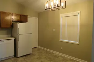 111 Village Cir, Jacksonville, NC 28546 - Photo 9