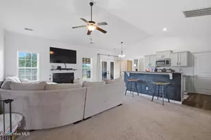 105 Mingo Dr, Richlands, NC 28574 - Photo 11