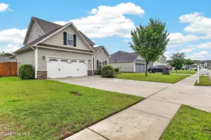 710 Radiant Dr, Jacksonville, NC 28546 - Photo 3