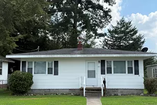 1011 Maple St, Elizabeth City, NC 27909 - Photo 1