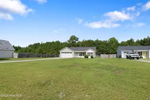 505 Cherry Blossom Ln, Richlands, NC 28574 - Photo 3
