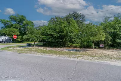 619 N Caswell Avenue, Southport, NC 28461 - Photo 5