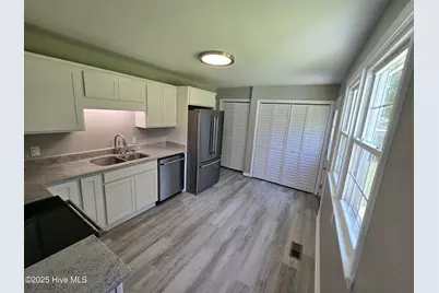801 Barn Street, Jacksonville, NC 28540 - Photo 9
