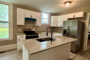 414 N Center St, Mount Olive, NC 28365 - Photo 5