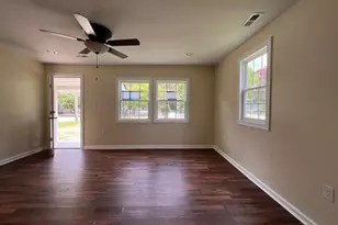 622 E Vance St, Laurinburg, NC 28352 - Photo 3